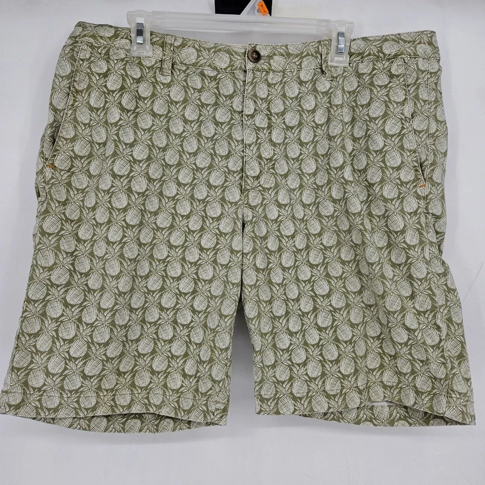 Tommy Bahama Shorts Mens 38 Chino Front‎ Casual Preppy Pineapples AOP